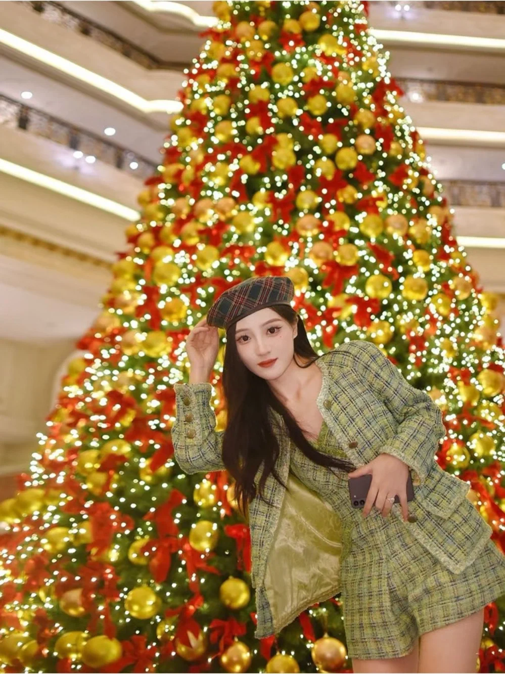 🚩steal Gucci Yellow and Navy Plaid High-Waist Bouclé Shorts - Picture 6 of 8